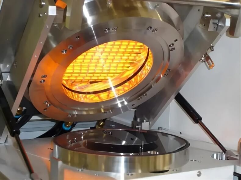 Clean room oven infrared heater